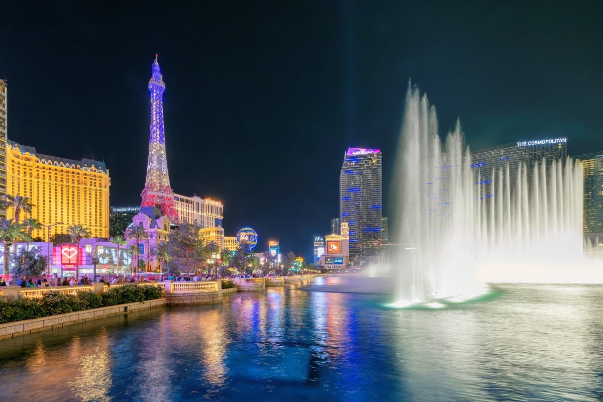 LAS VEGAS SHOCKER: Why Canadians Are Ditching Flights for HUGE Online WINS!