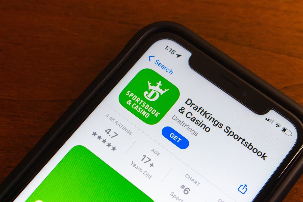 DraftKings Stock CRASH: MASSIVE Opportunity for Canadian Players?