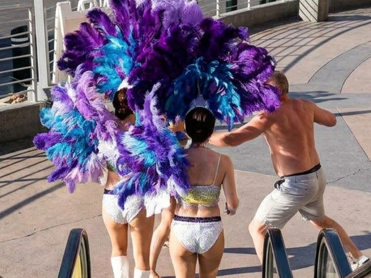 SHOCKING Las Vegas BRAWL: 2 Showgirls Arrested! See The CHAOS!