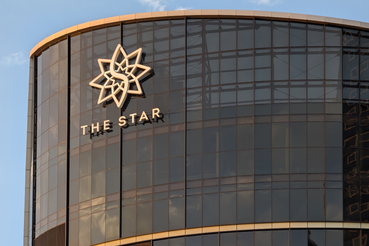 STAR CASINO HIT WITH MASSIVE $260M FINE! WARNING FOR CANADIAN PLAYERS?